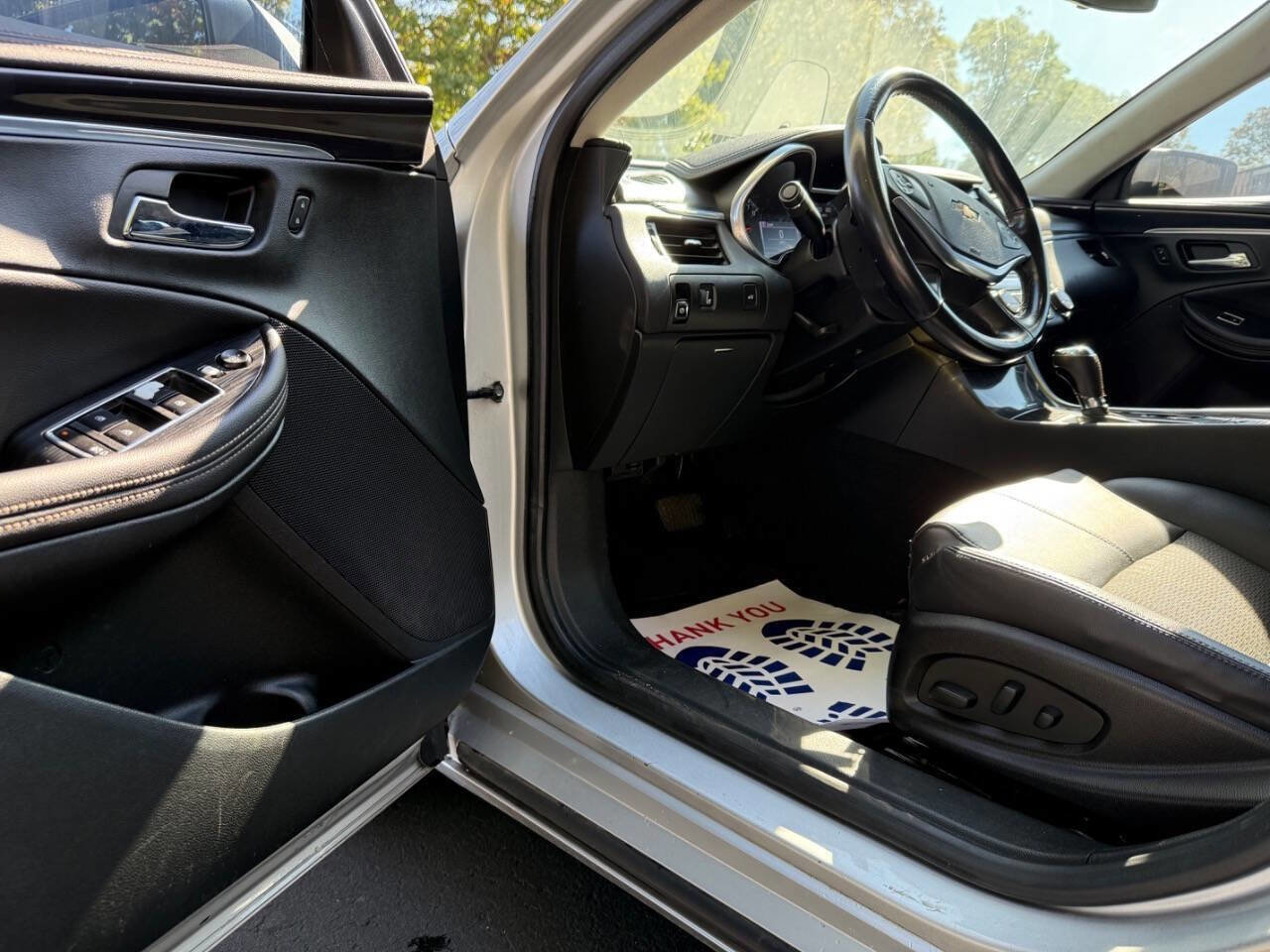 Used 2017 Chevrolet Impala LT image 10