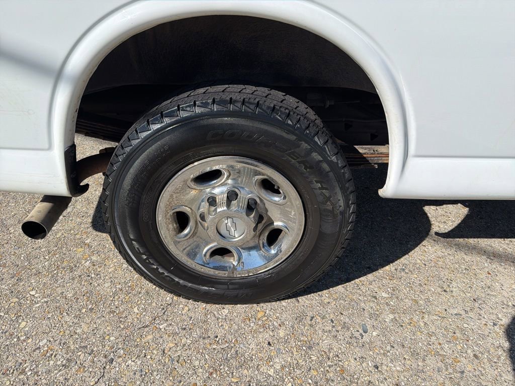 Used 2019 Chevrolet Express 3500 LT w/ LT Preferred Equipment Group RWD image 19