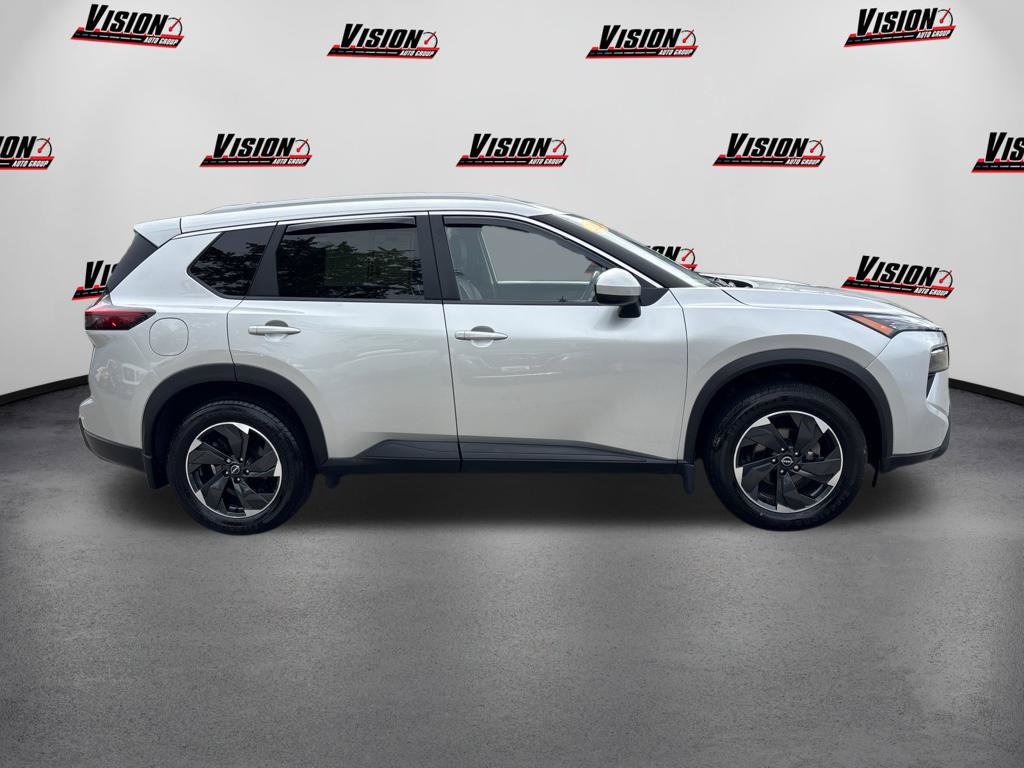 Certified 2024 Nissan Rogue SV w/ SV Premium Package AWD/4WD image 8