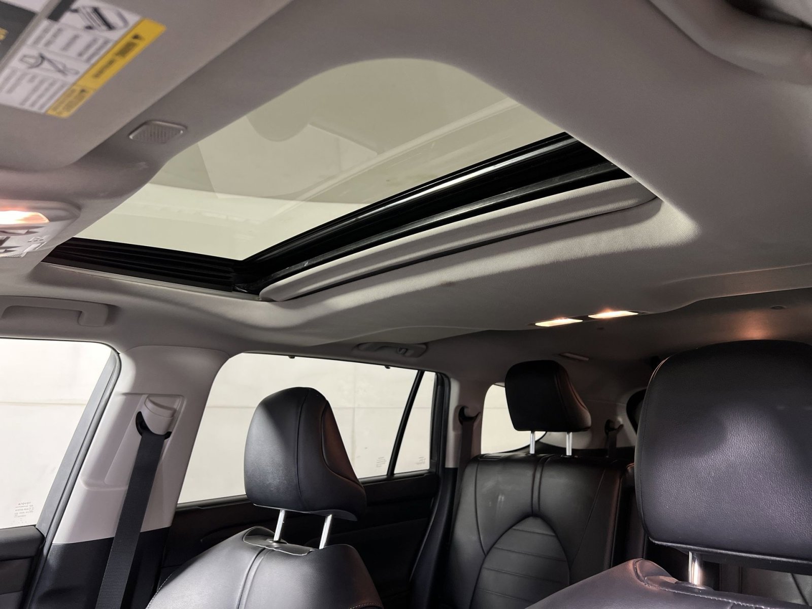 Used 2023 Toyota Highlander XLE FWD image 21