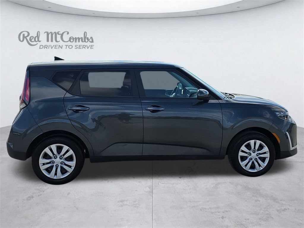Used 2025 Kia Soul LX FWD image 8