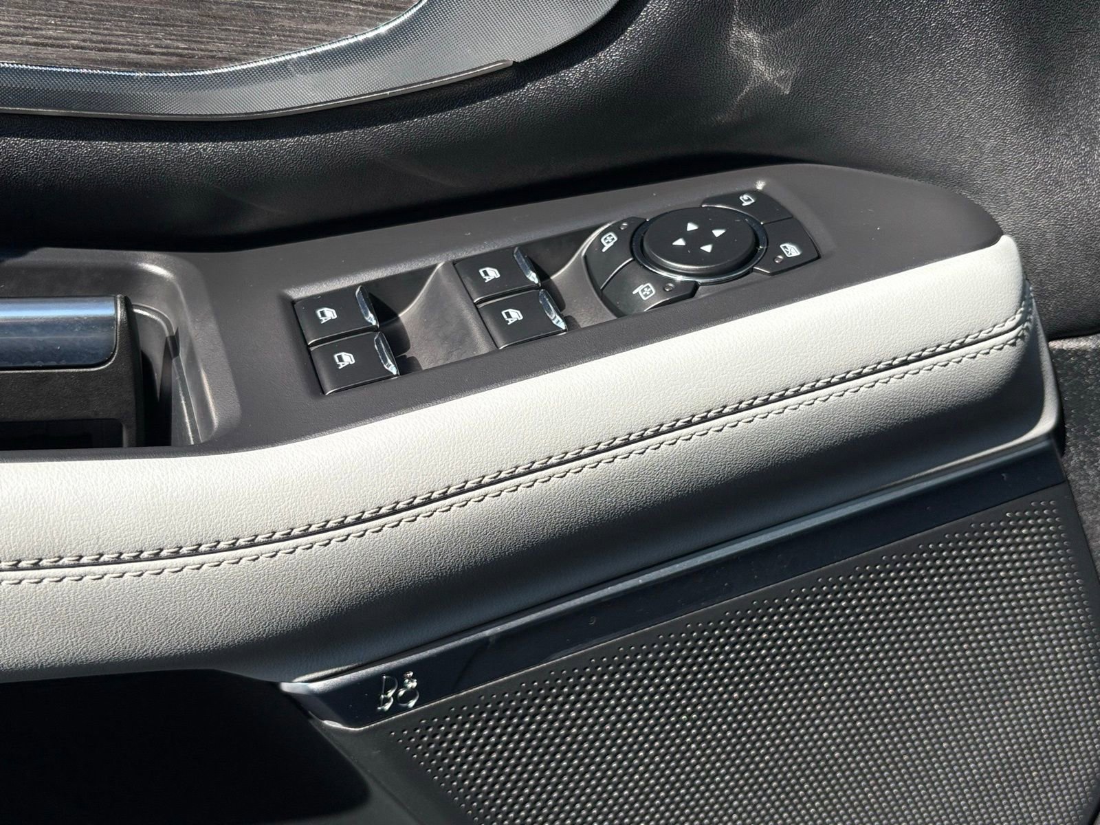 Used 2025 Ford Expedition Platinum w/ Platinum Ultimate Package AWD/4WD image 19