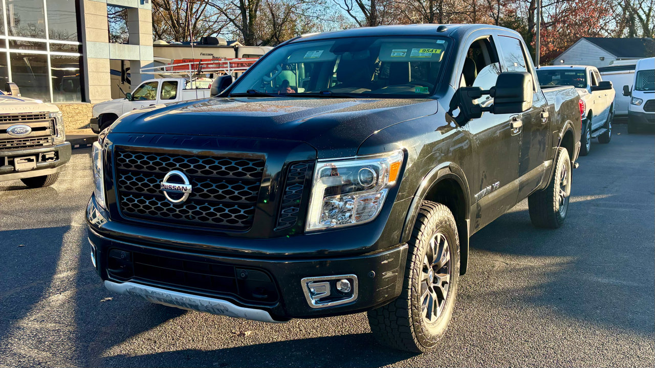Used 2018 Nissan Titan PRO-4X w/ Pro-4x Convenience Package image 2