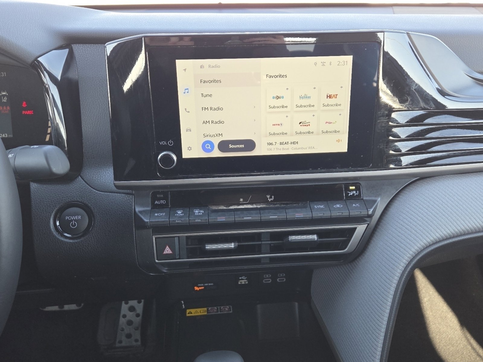 Used 2025 Toyota Camry SE image 24