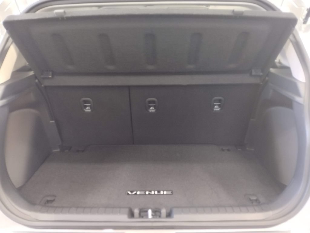 Certified 2026 Hyundai Venue SE FWD image 16