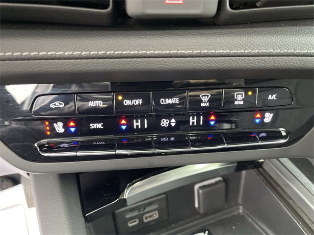 Used 2023 Buick Envision Avenir image 19