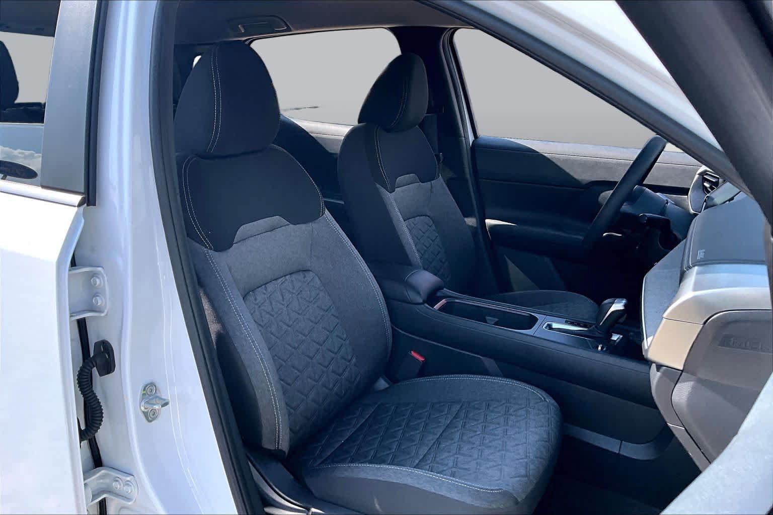 Certified 2026 Nissan Kicks SV FWD image 9