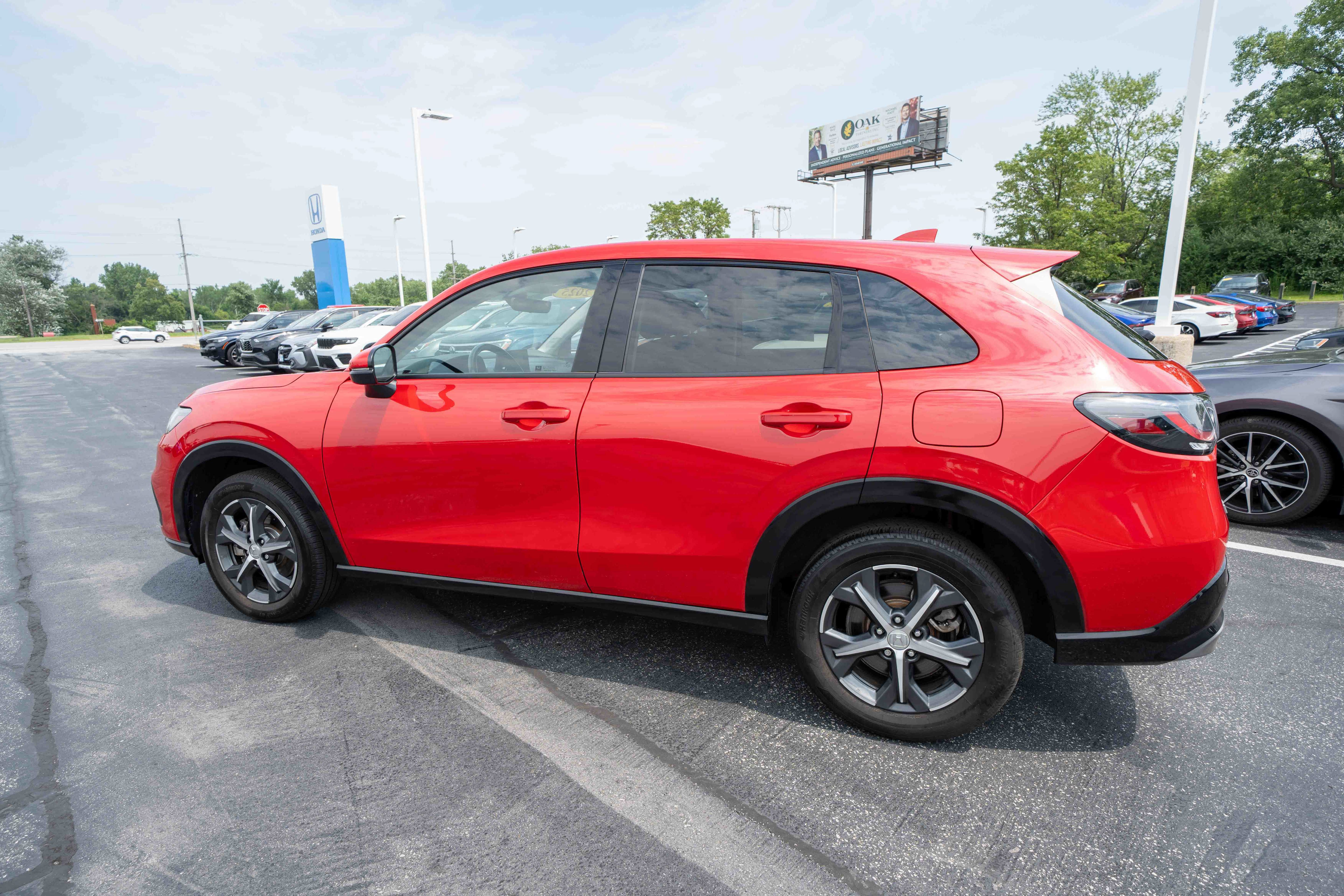 Certified 2025 Honda HR-V EX-L image 4