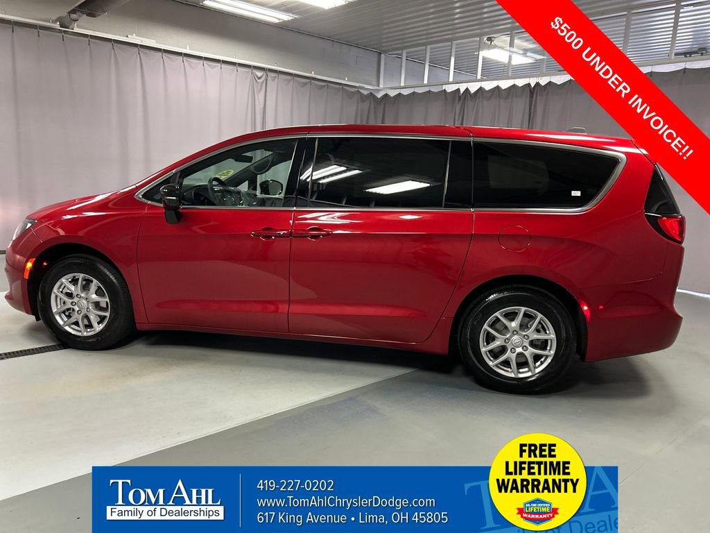 New 2026 Chrysler Voyager LX image 4