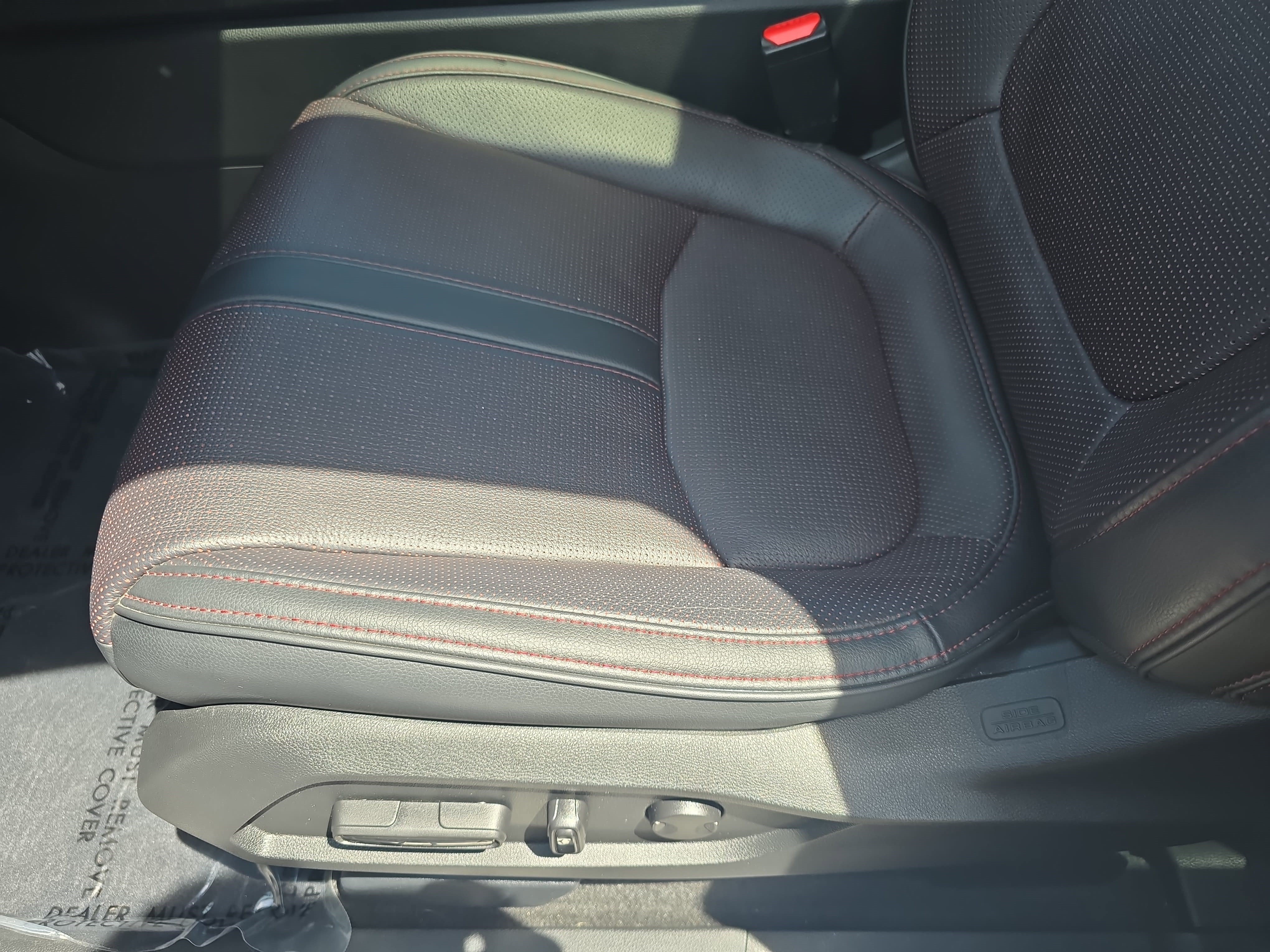 Used 2025 Honda Pilot Black Edition image 30