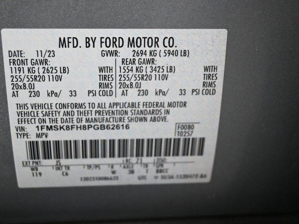 Used 2023 Ford Explorer Limited image 9