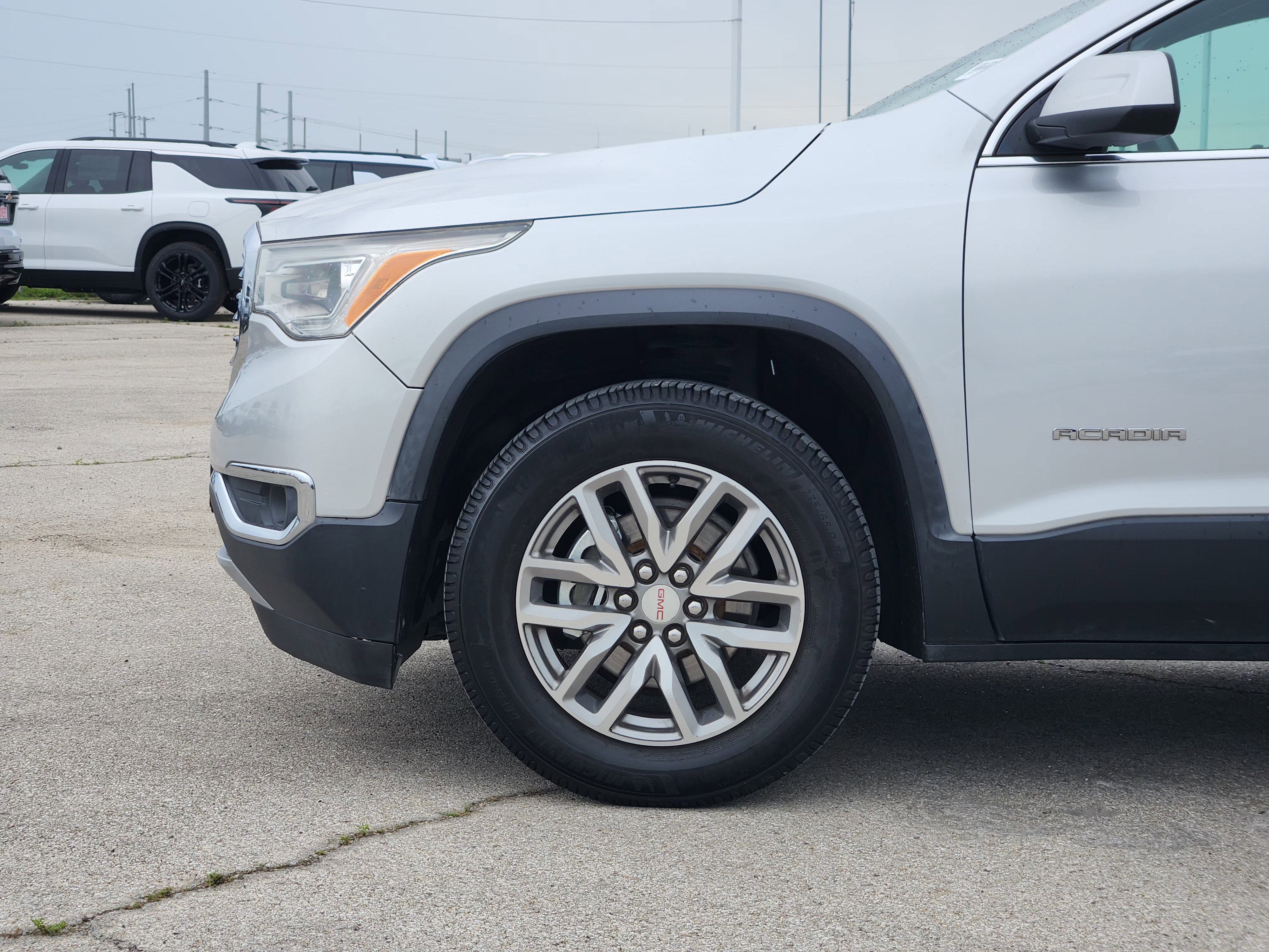 Used 2018 GMC Acadia SLE w/ Driver Alert Package I FWD image 9