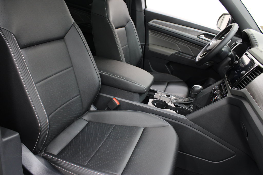 Certified 2023 Volkswagen Atlas Cross Sport SE FWD image 24