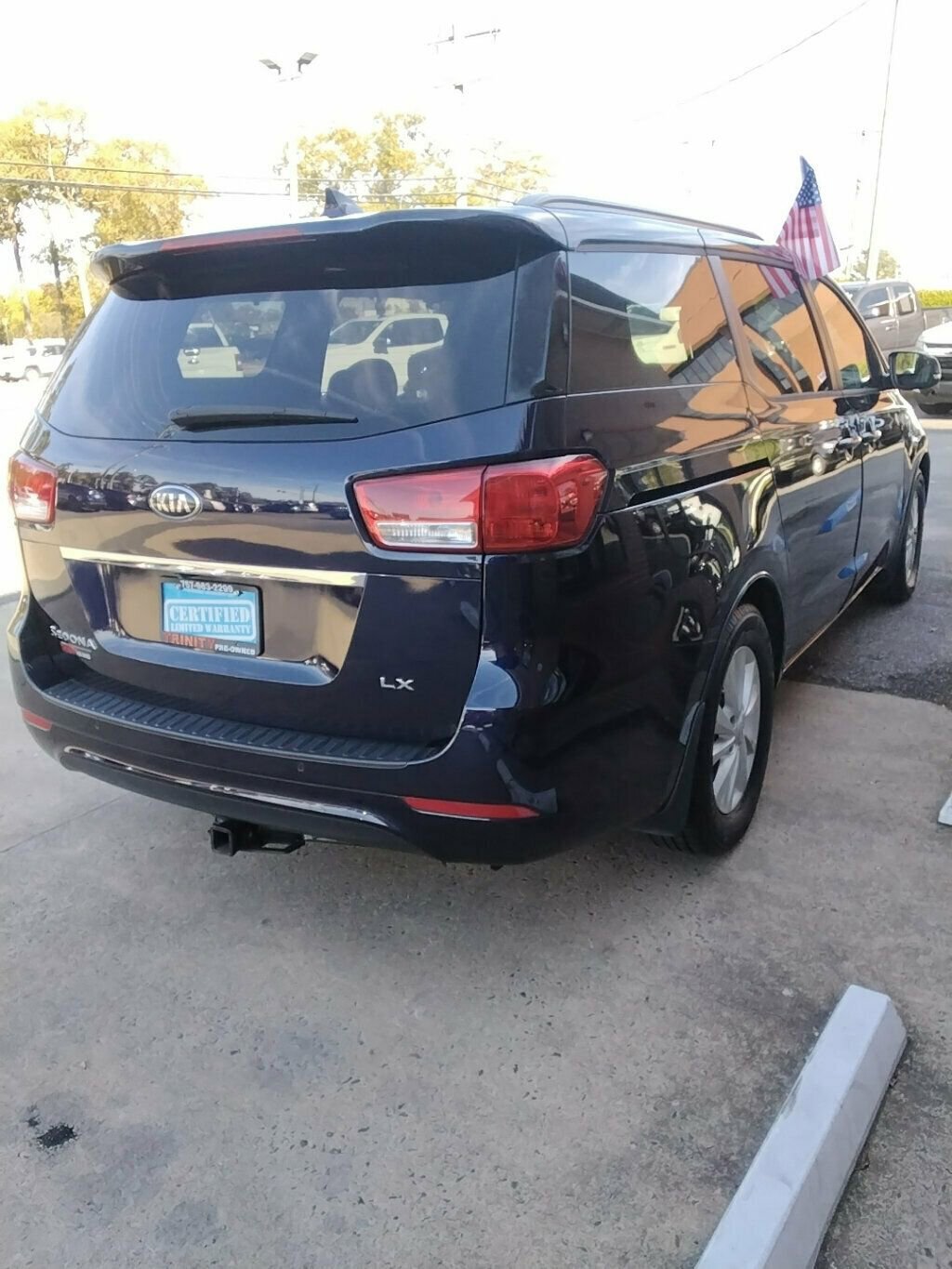 Used 2018 Kia Sedona LX w/ LX Essentials Premium Package image 4