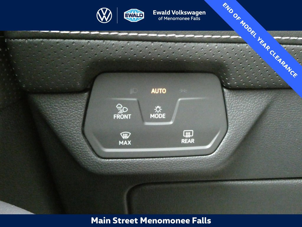 Certified 2025 Volkswagen Atlas SEL image 17