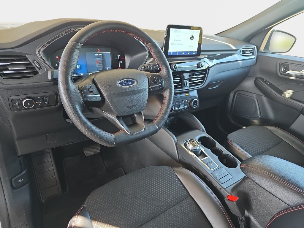 Used 2025 Ford Escape ST-Line Select AWD/4WD image 18