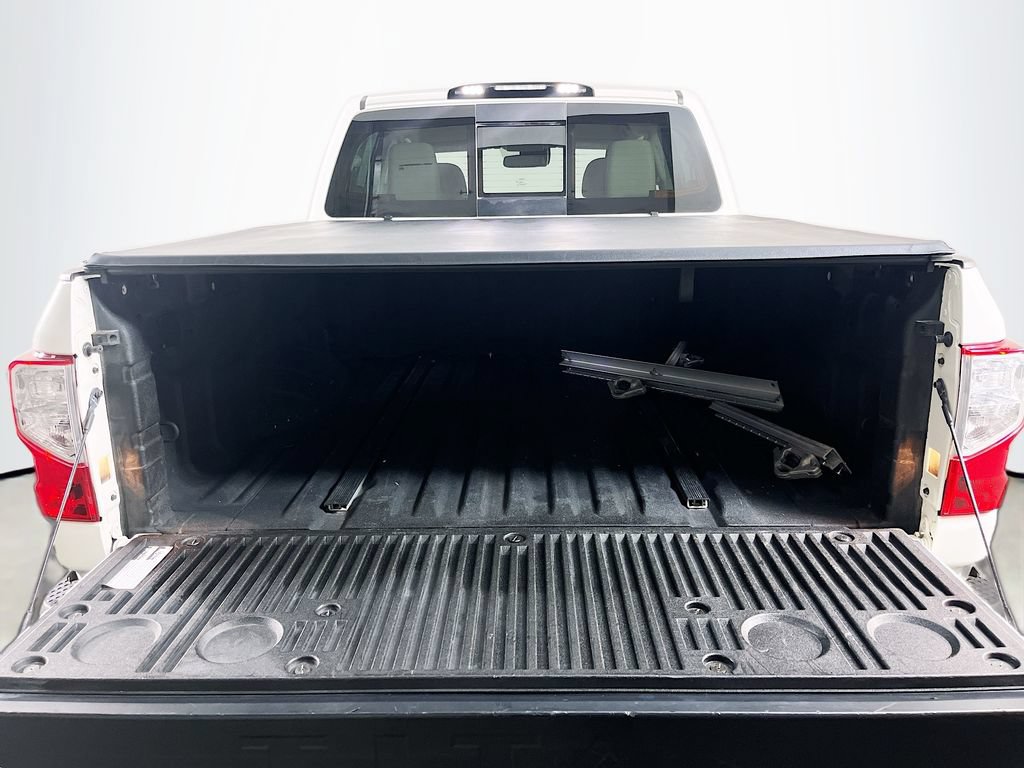 Used 2021 Nissan Titan SV w/ SV Convenience Package AWD/4WD image 10