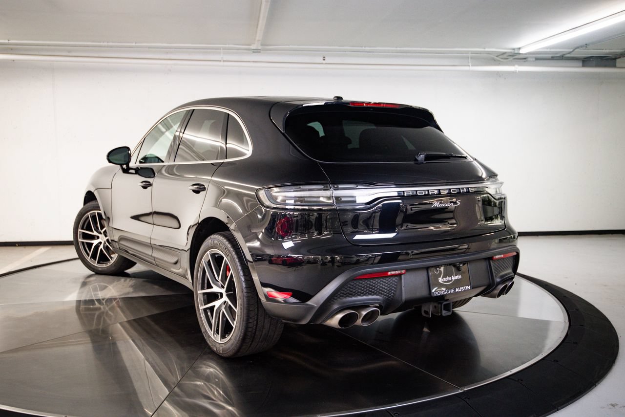 Certified 2023 Porsche Macan S AWD/4WD image 3