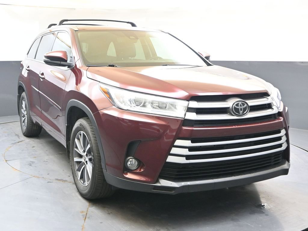 Used 2018 Toyota Highlander XLE AWD/4WD image 8