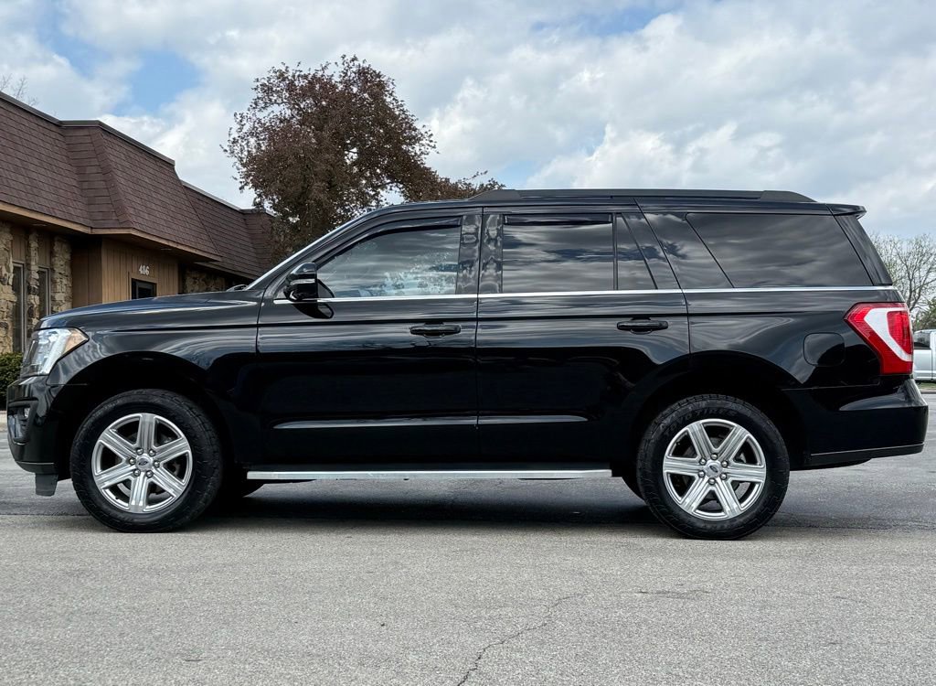 Used 2019 Ford Expedition XLT w/ Equipment Group 202A AWD/4WD image 2