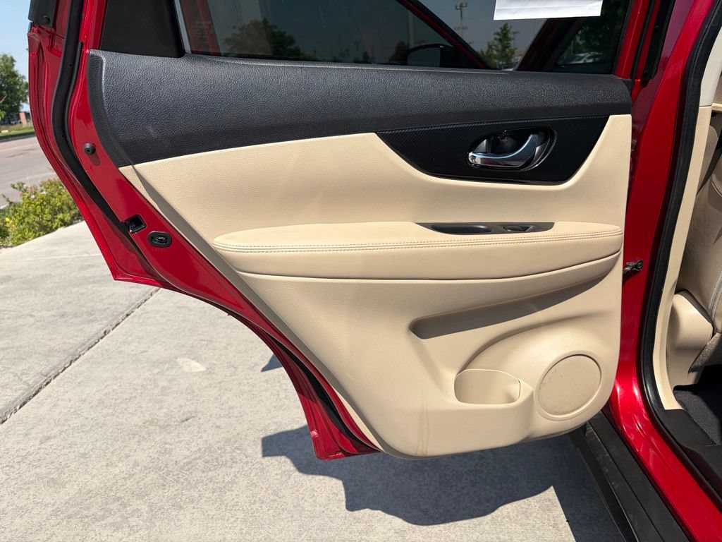 Used 2017 Nissan Rogue SL w/ SL Premium Package FWD image 17