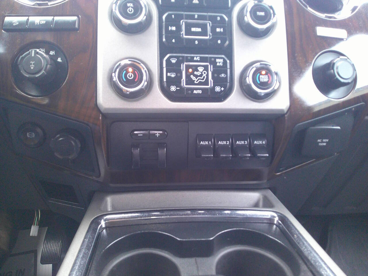 Used 2015 Ford F250 Lariat w/ Lariat Ultimate Package image 23