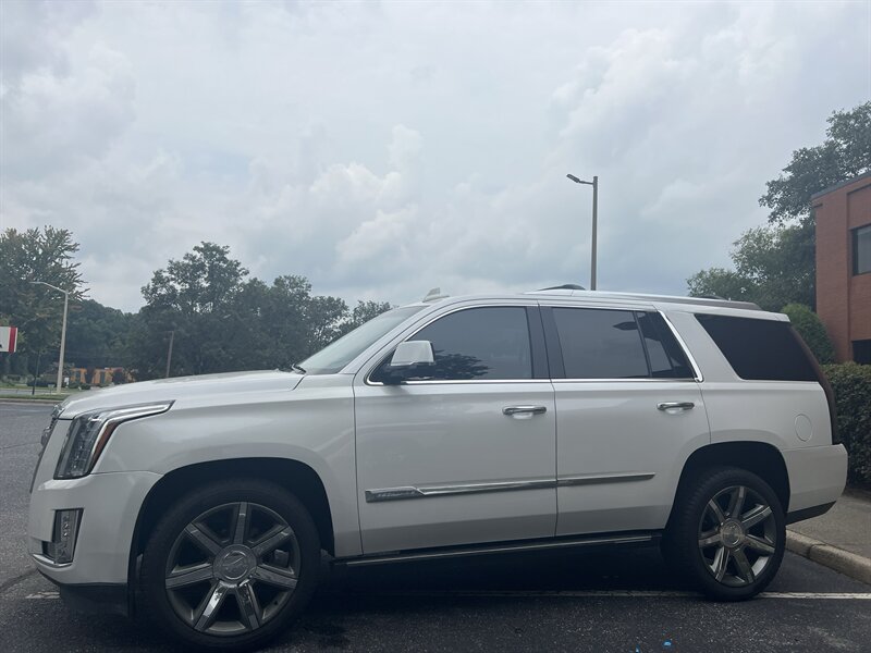 Used 2016 Cadillac Escalade Premium AWD/4WD image 14