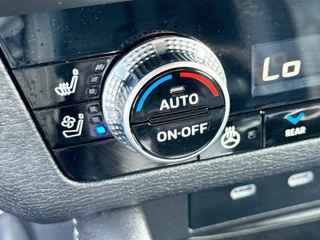 Used 2025 Mitsubishi Outlander SEL AWD/4WD image 21
