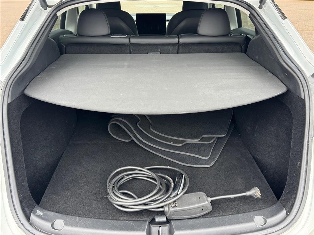 Used 2023 Tesla Model Y Long Range image 5