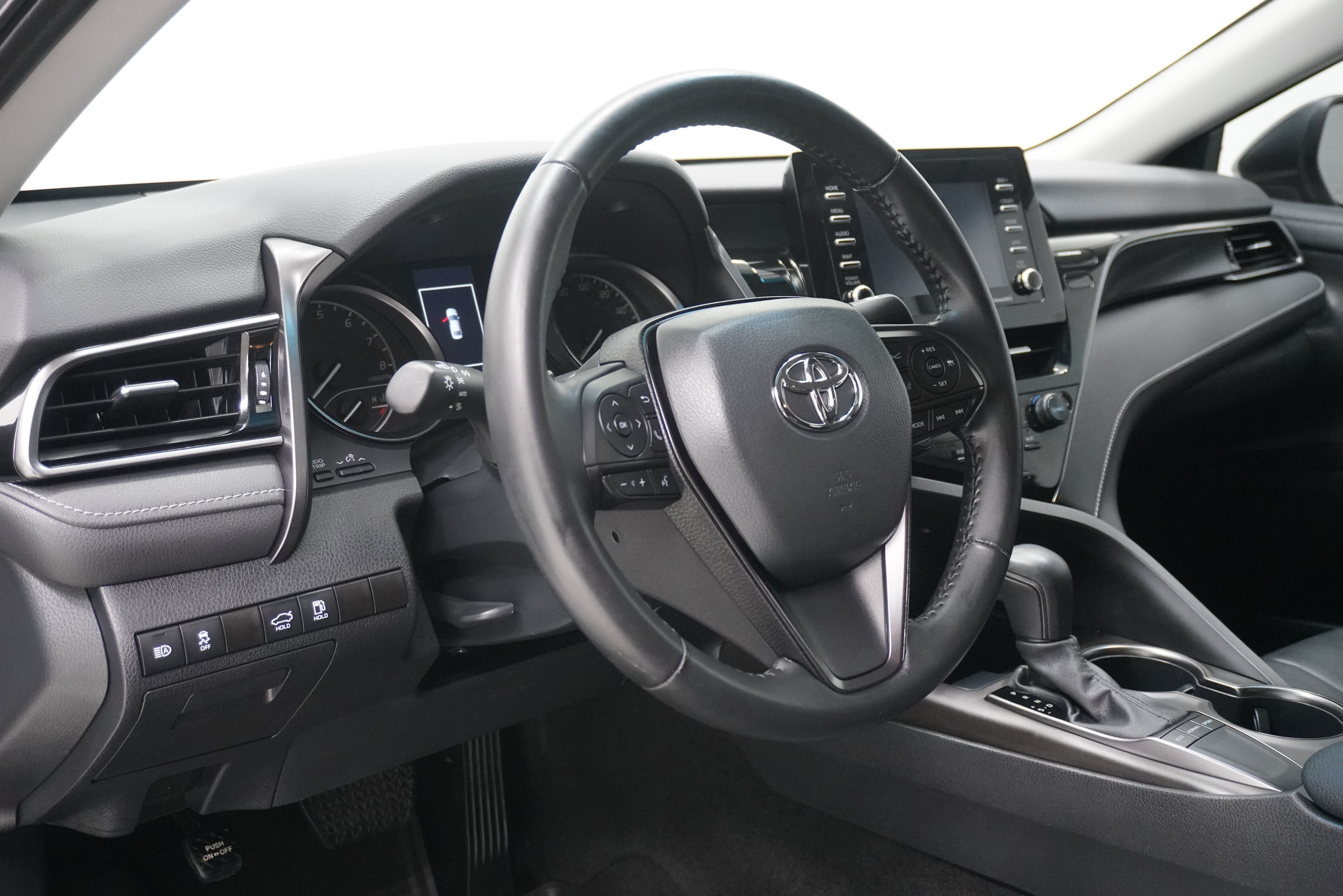 Used 2023 Toyota Camry SE w/ Convenience Package FWD image 10