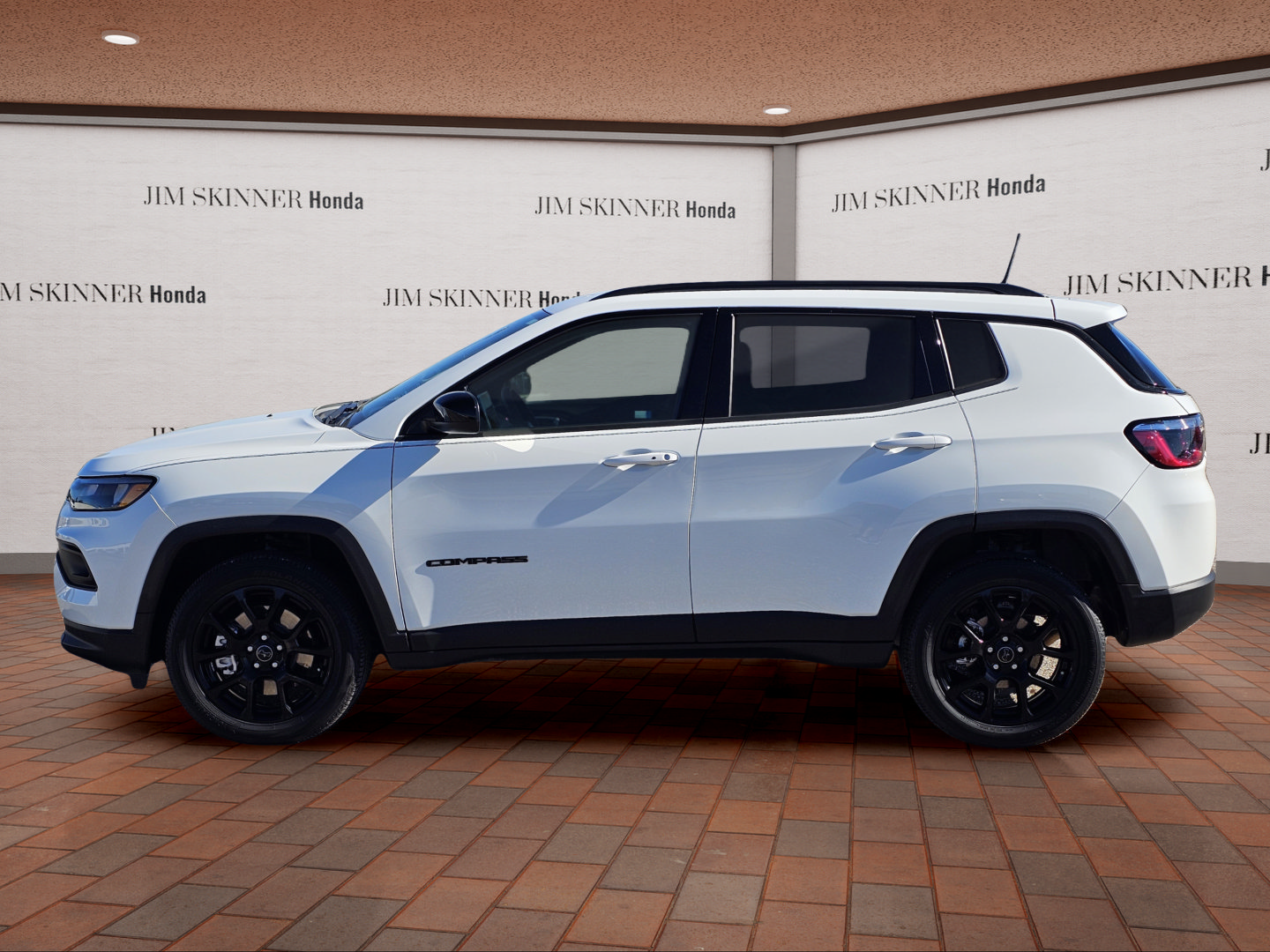 Used 2026 Jeep Compass Latitude AWD/4WD image 13