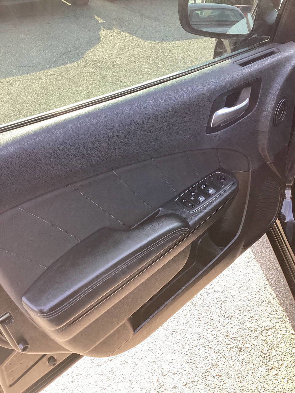 Used 2019 Dodge Charger SXT image 16