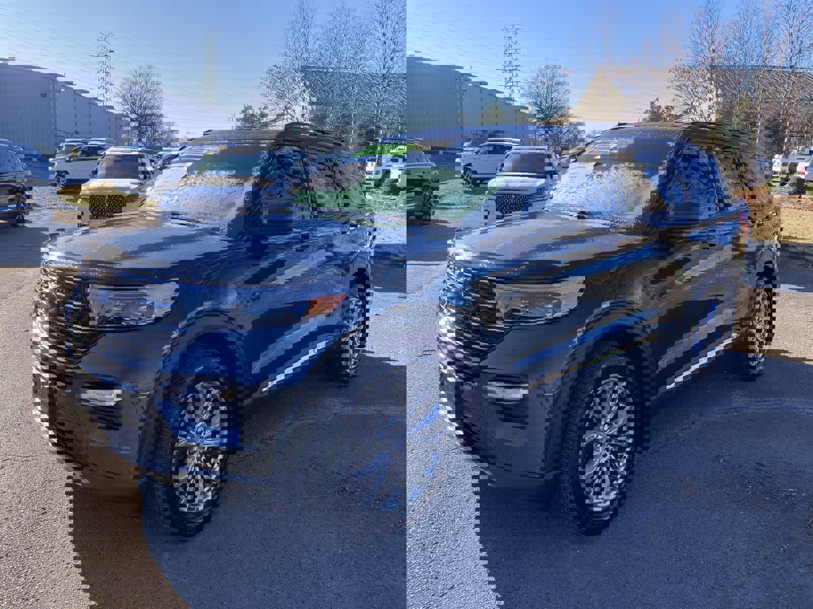 Used 2022 Ford Explorer XLT w/ Equipment Group 202A image 10