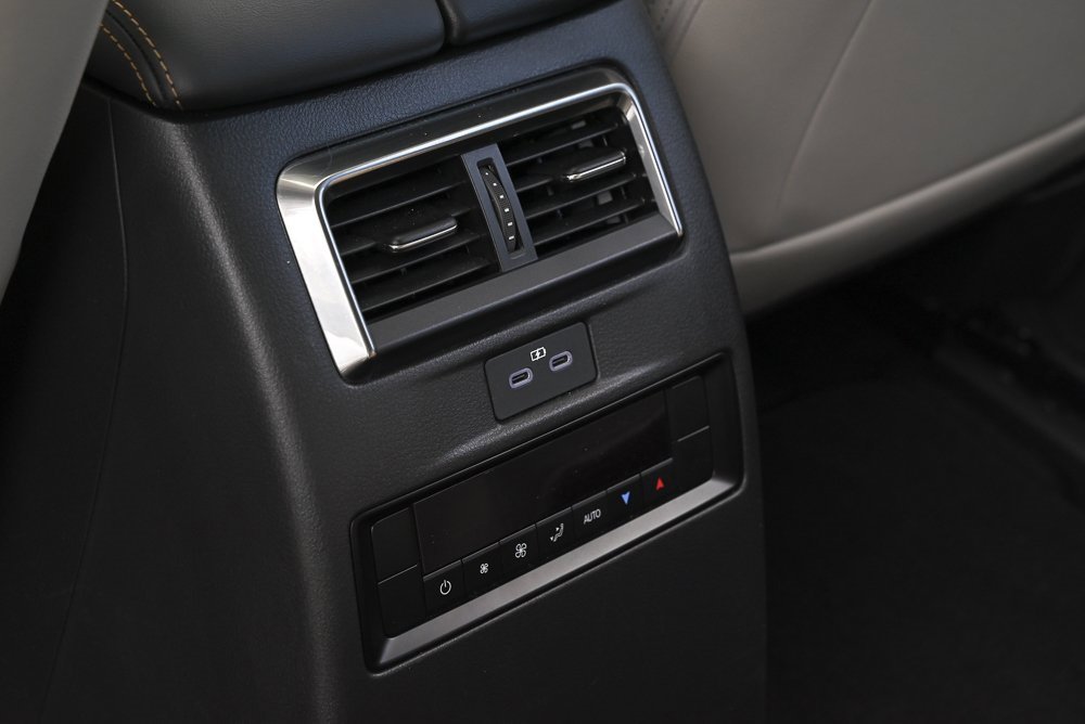 Certified 2025 MAZDA CX-90 3.3 Turbo w/ Preferred Package image 40