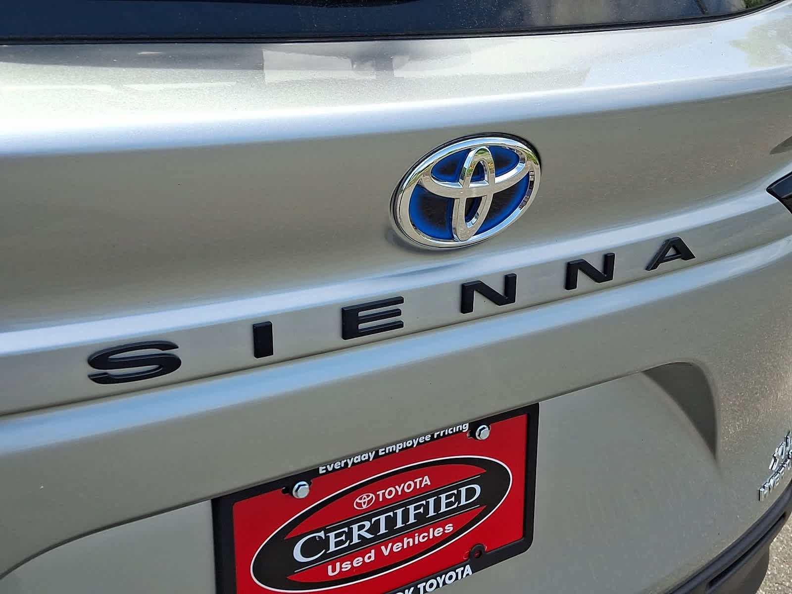 Certified 2021 Toyota Sienna XLE w/ XLE Plus Package FWD image 33