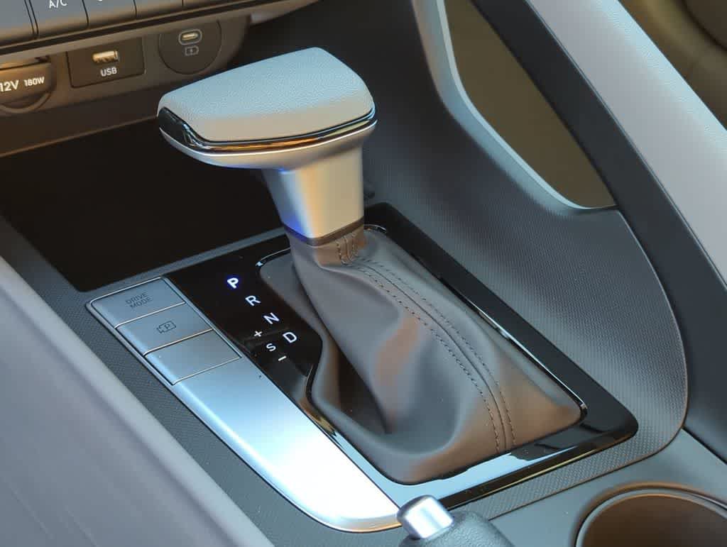 New 2026 Hyundai Elantra SE FWD image 32