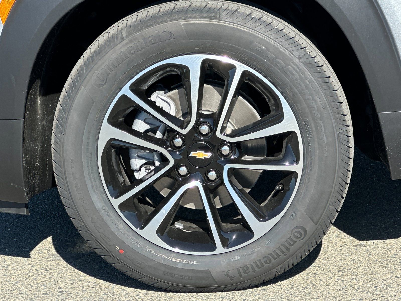 New 2026 Chevrolet TrailBlazer LT w/ LT Cold Weather Package FWD image 32