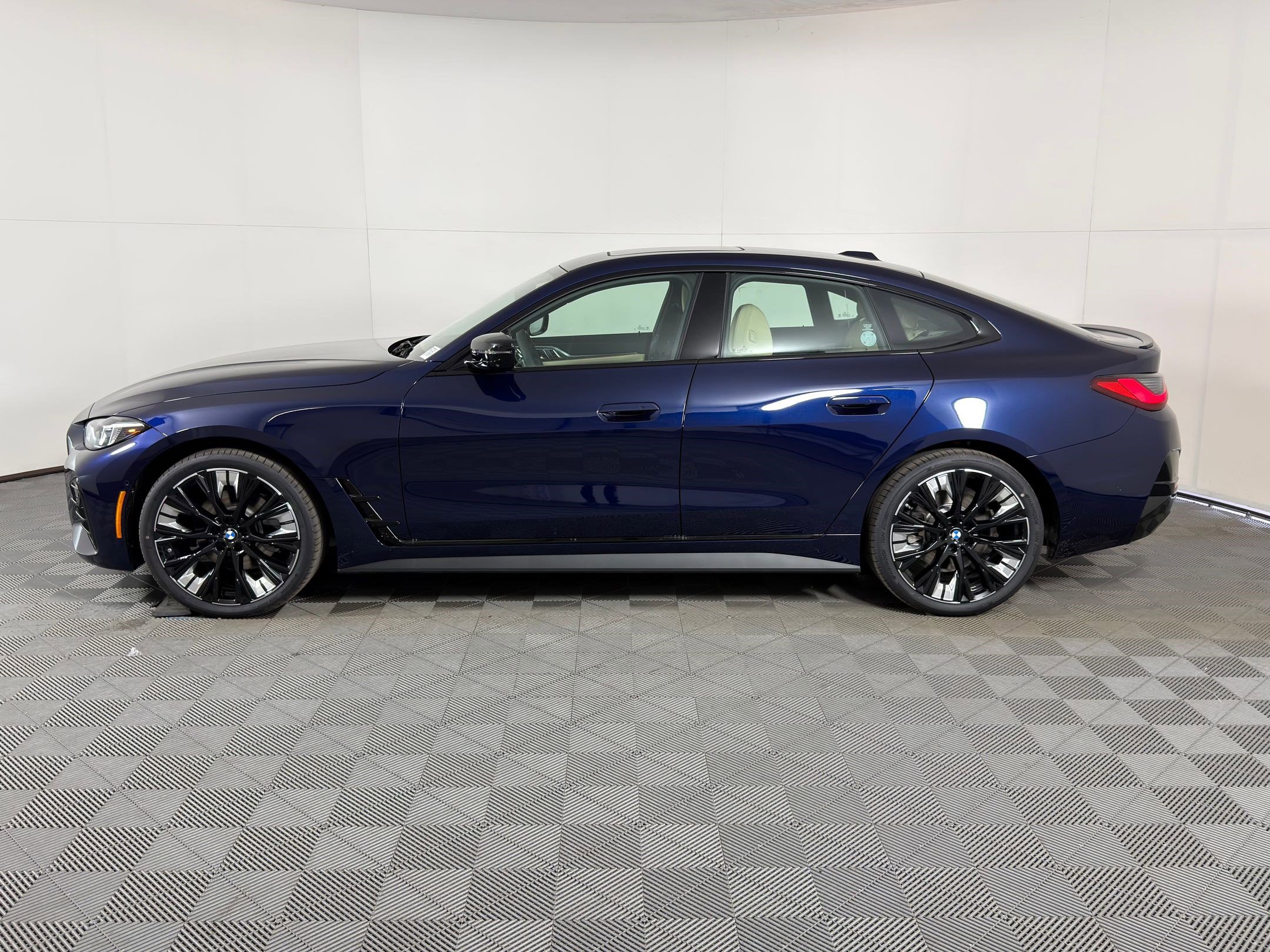 New 2026 BMW 430i w/ M Sport Package image 2