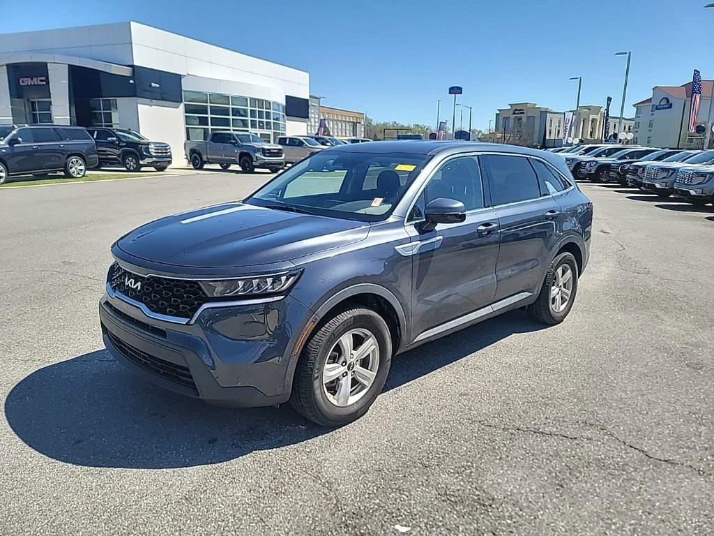 Used 2022 Kia Sorento LX image 3