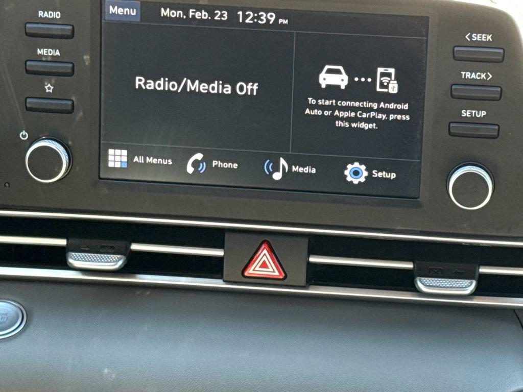 Certified 2025 Hyundai Elantra Sport image 11