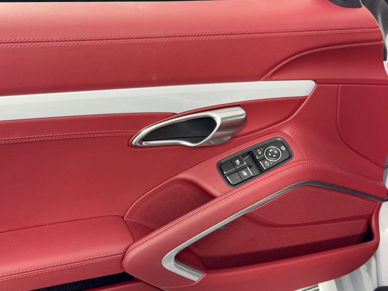 Certified 2025 Porsche 718 Cayman S RWD image 15