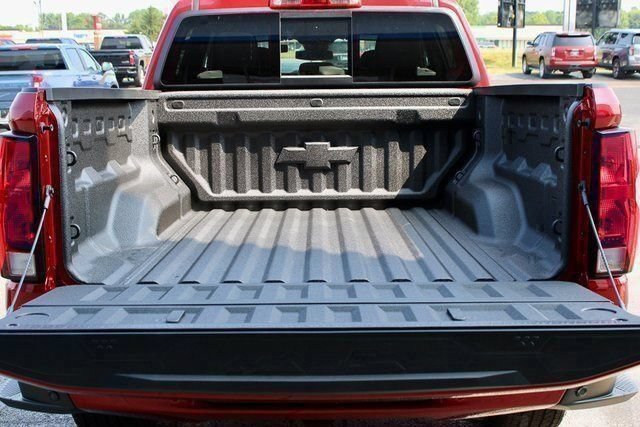 Used 2024 Chevrolet Colorado LT w/ LT Convenience Package AWD/4WD image 10