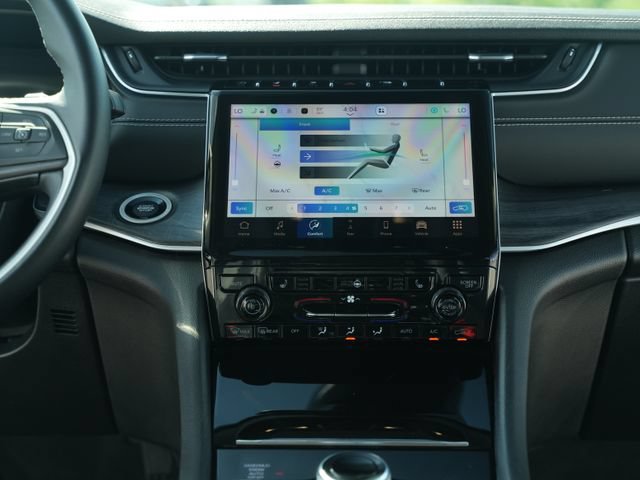 Used 2022 Jeep Grand Cherokee L Limited AWD/4WD image 33