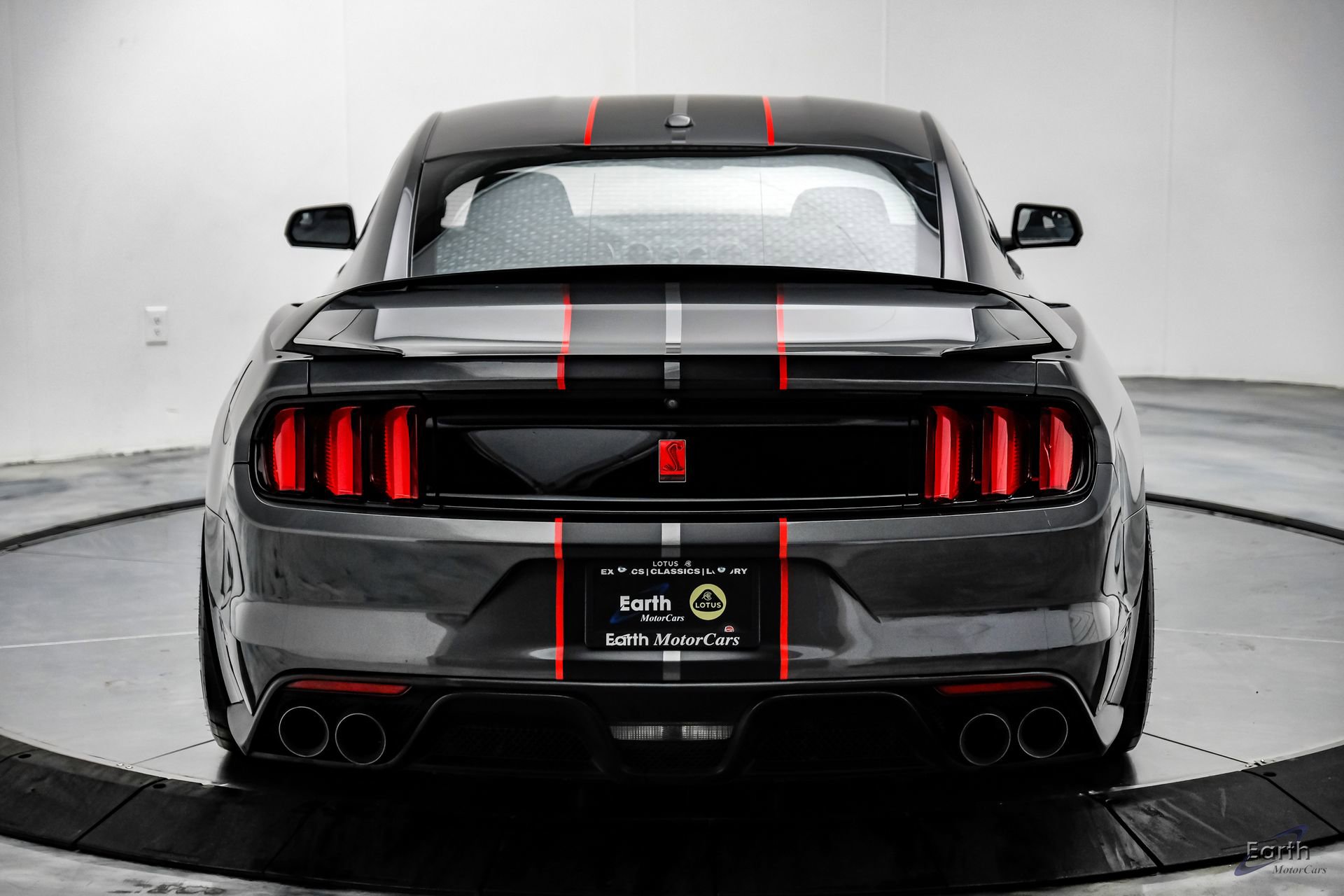 Used 2016 Ford Mustang Shelby GT350R w/ GT350R Equipment Group 920A RWD image 13