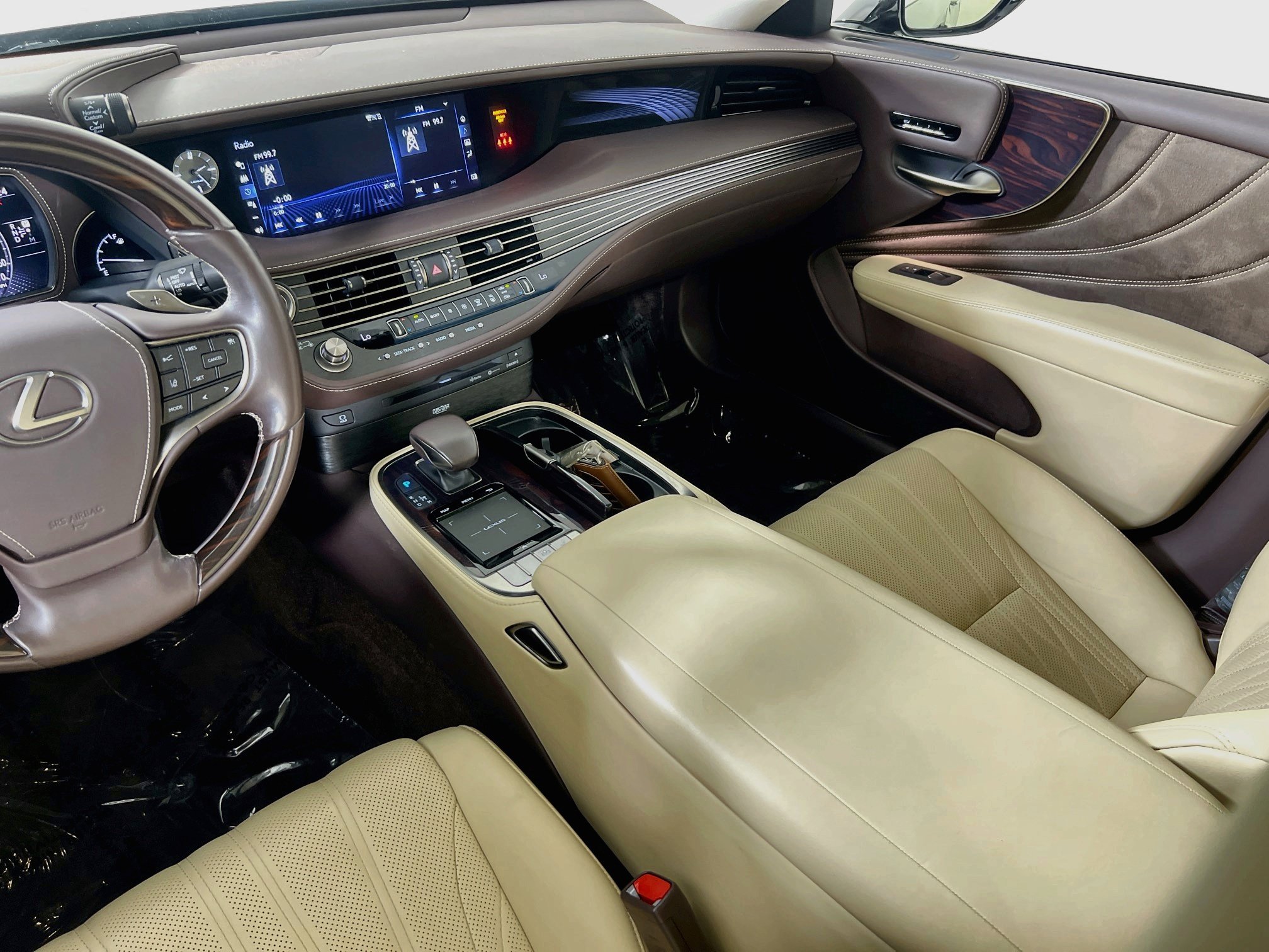 Used 2020 Lexus LS 500 AWD w/ Interior Upgrade Package image 23