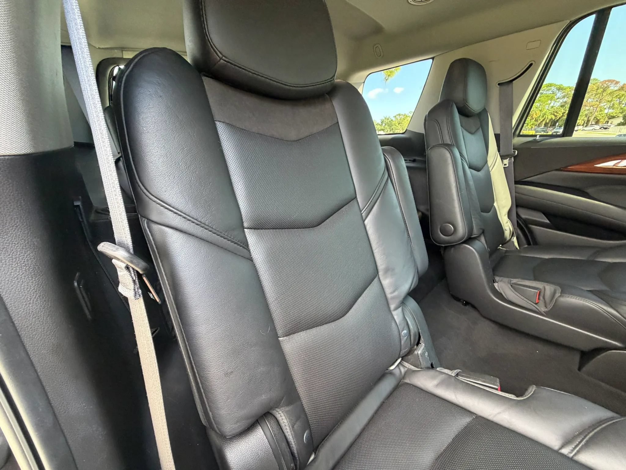Used 2016 Cadillac Escalade Luxury RWD image 21