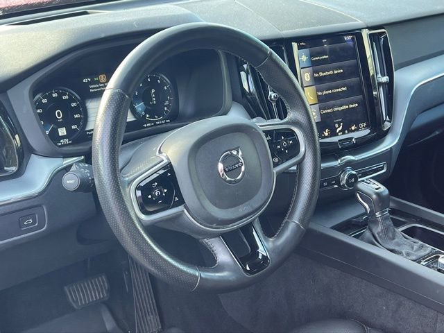 Used 2018 Volvo XC60 T6 Momentum w/ Convenience Package image 10
