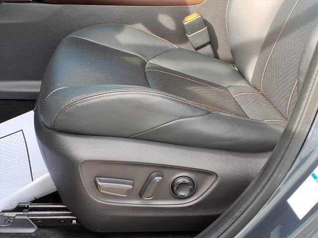 Used 2021 Toyota Venza Limited w/ Carpet Mat Package (TMS) image 20