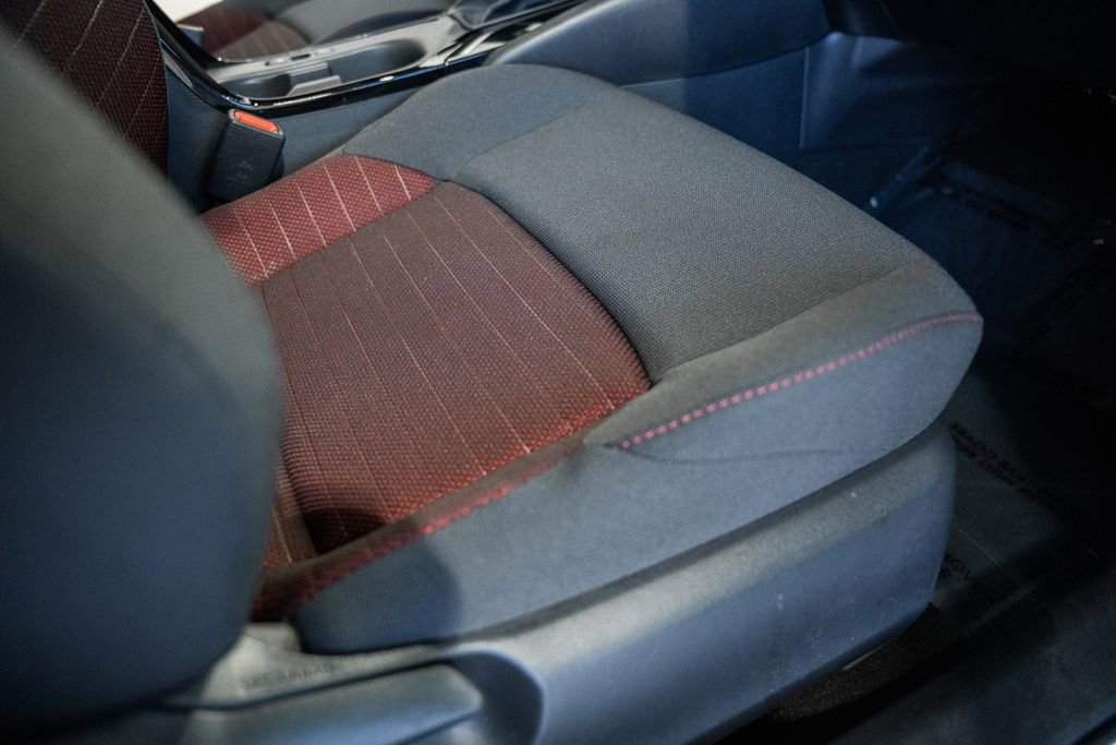 Used 2023 Toyota Corolla SE w/ Carpet Mat Package (TMS) image 31