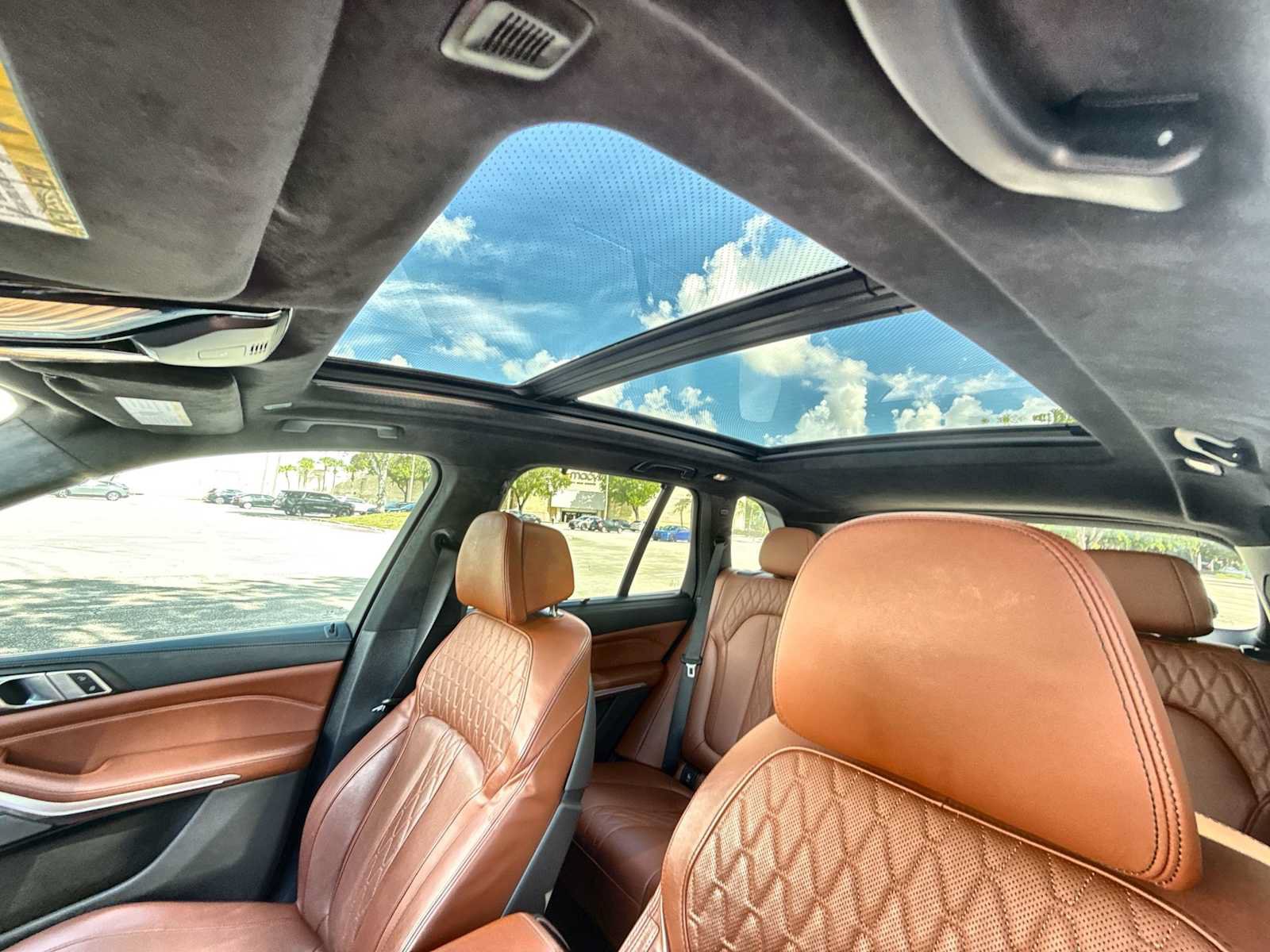 Used 2022 BMW X5 M50i w/ Executive Package AWD/4WD image 17